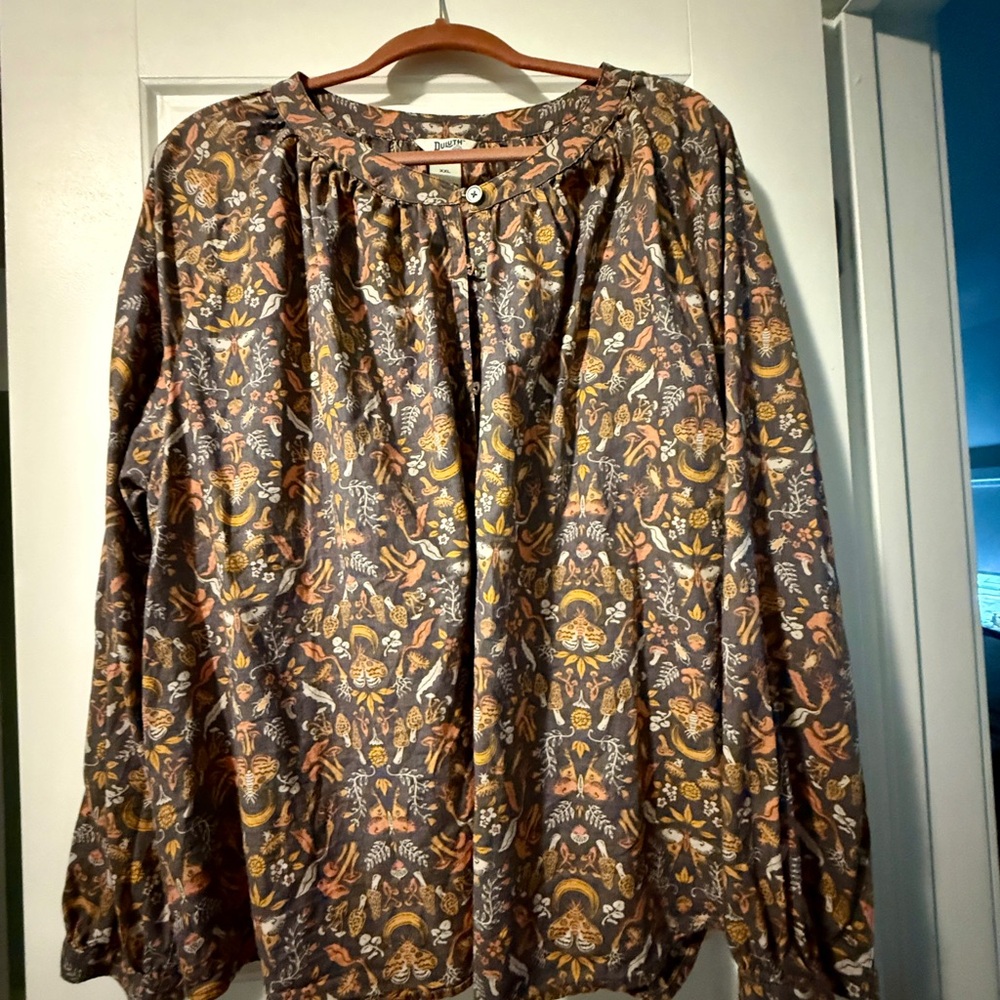 🍄‍🟫🍄‍🟫Duluth Trading Blouse with Orange and Brown Mushroom Design 🍄‍🟫🍄‍🟫